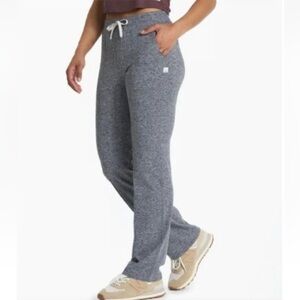 Vuori Women's Heather Gray Joggers